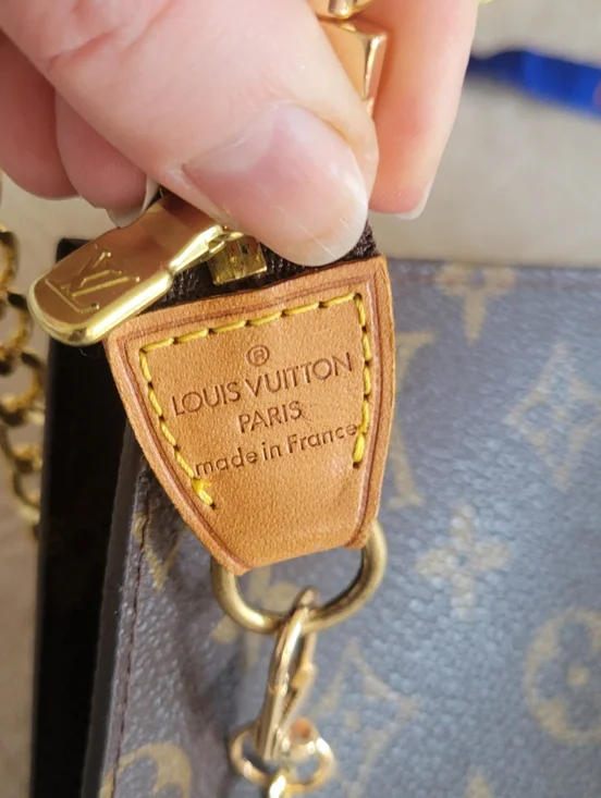 Authentuc Louis Vuitton Monogram Pouch ,serial number :VI0051 - Picture 9 of 15